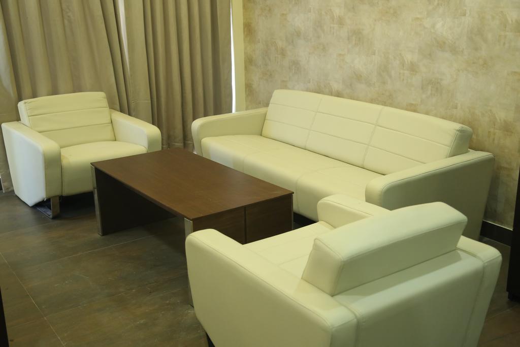 Hardy'S World Hotel Ludhiana Room photo