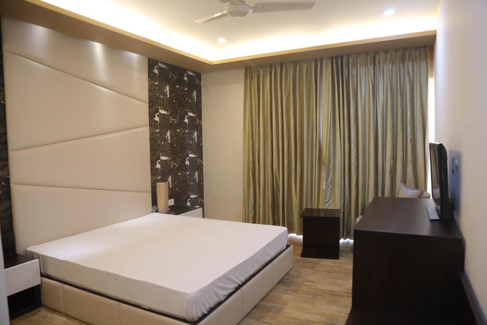 Hardy'S World Hotel Ludhiana Exterior photo
